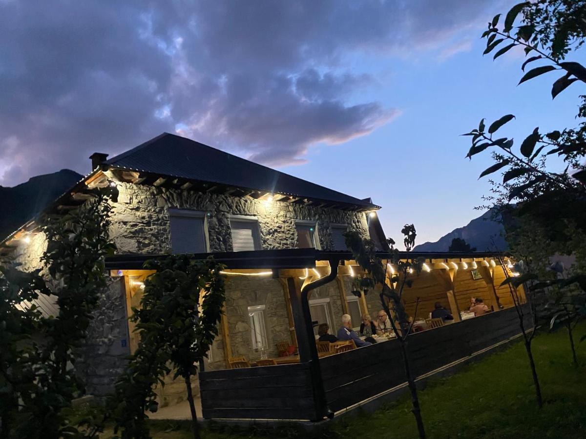 The Blue Eye Bed & Breakfast Vusanje Ngoại thất bức ảnh